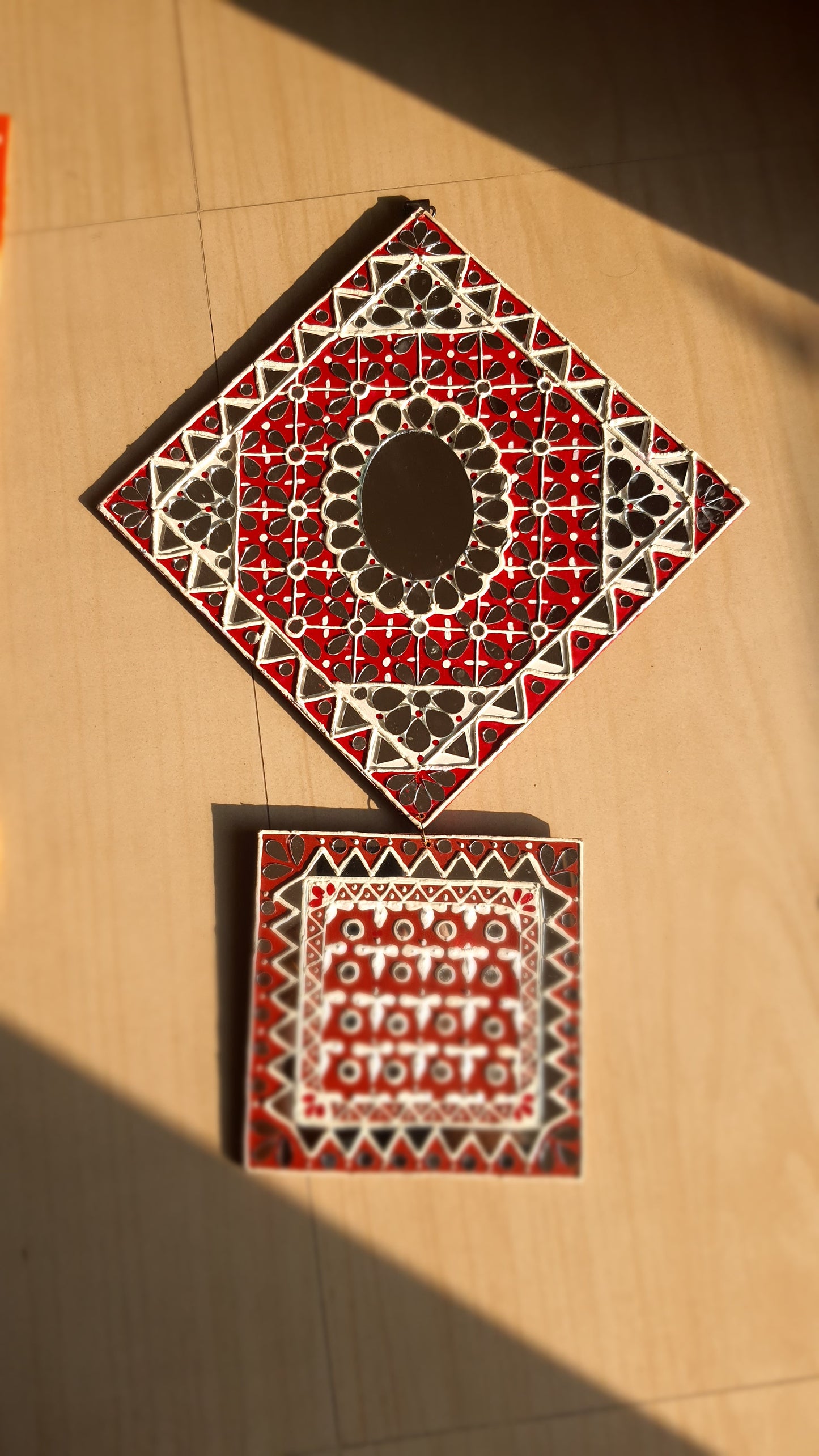 Red Lippan Art Square