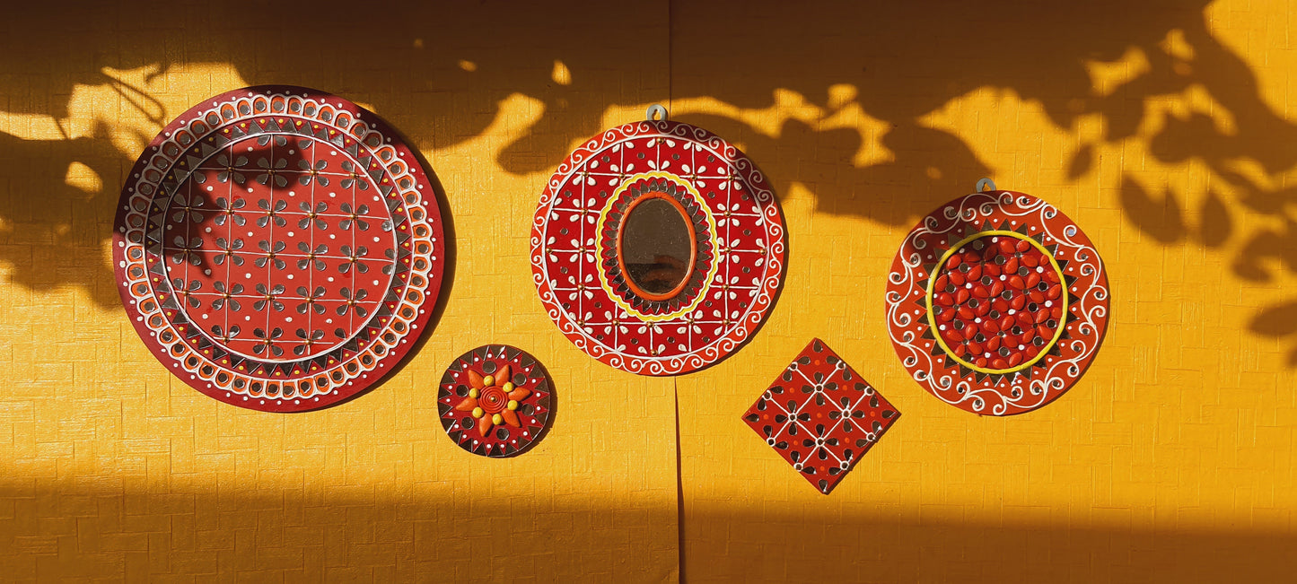 Red Round Lippan Art | Set of 5