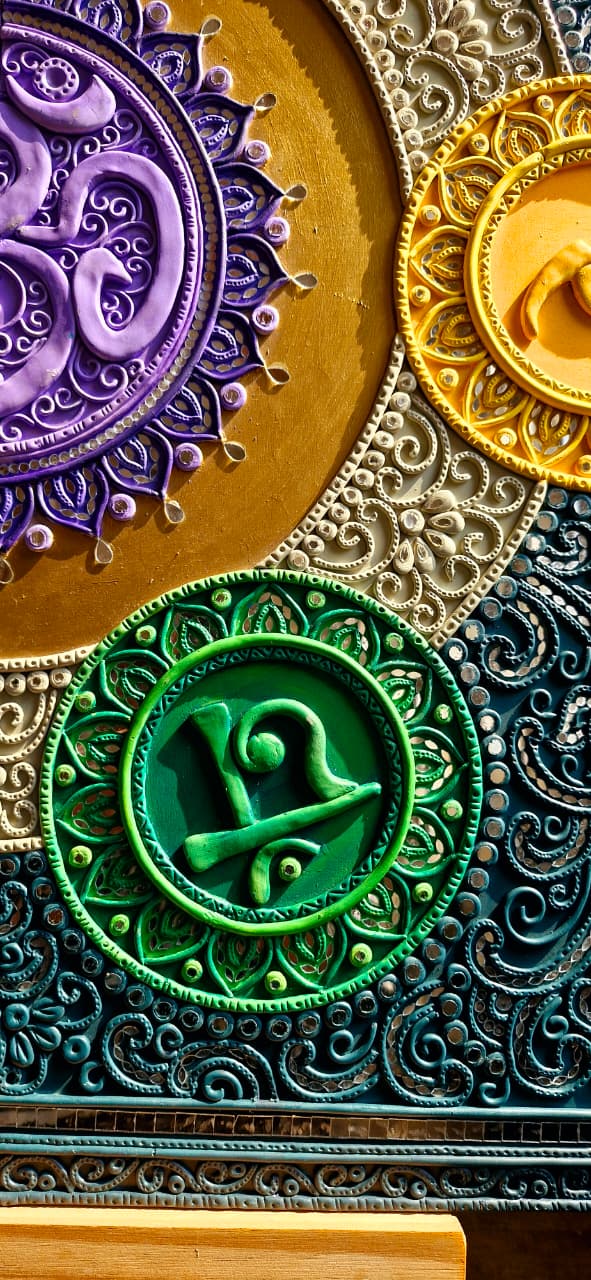 7 Chakra Lippan Art Wall Decor – Handcrafted Mud & Mirror Artwork