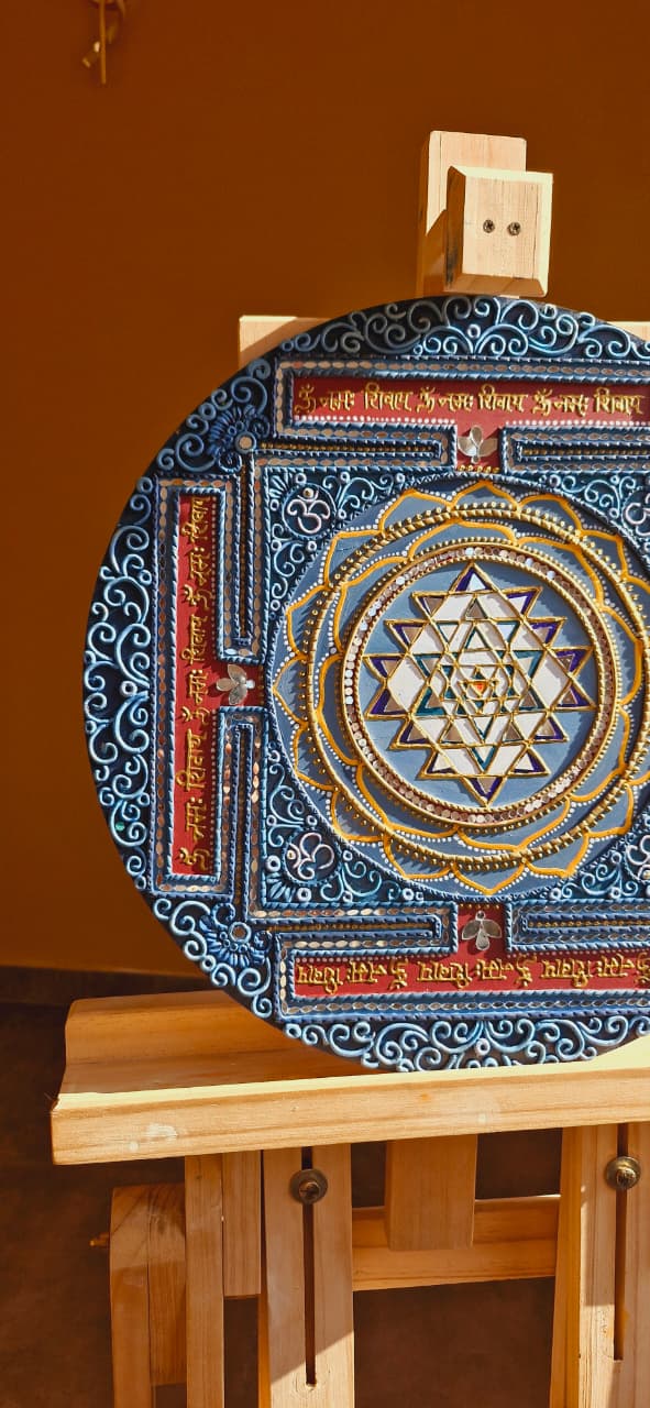 Shree Yantra Lippan Art Wall Decor – Handcrafted Mud & Mirror Work