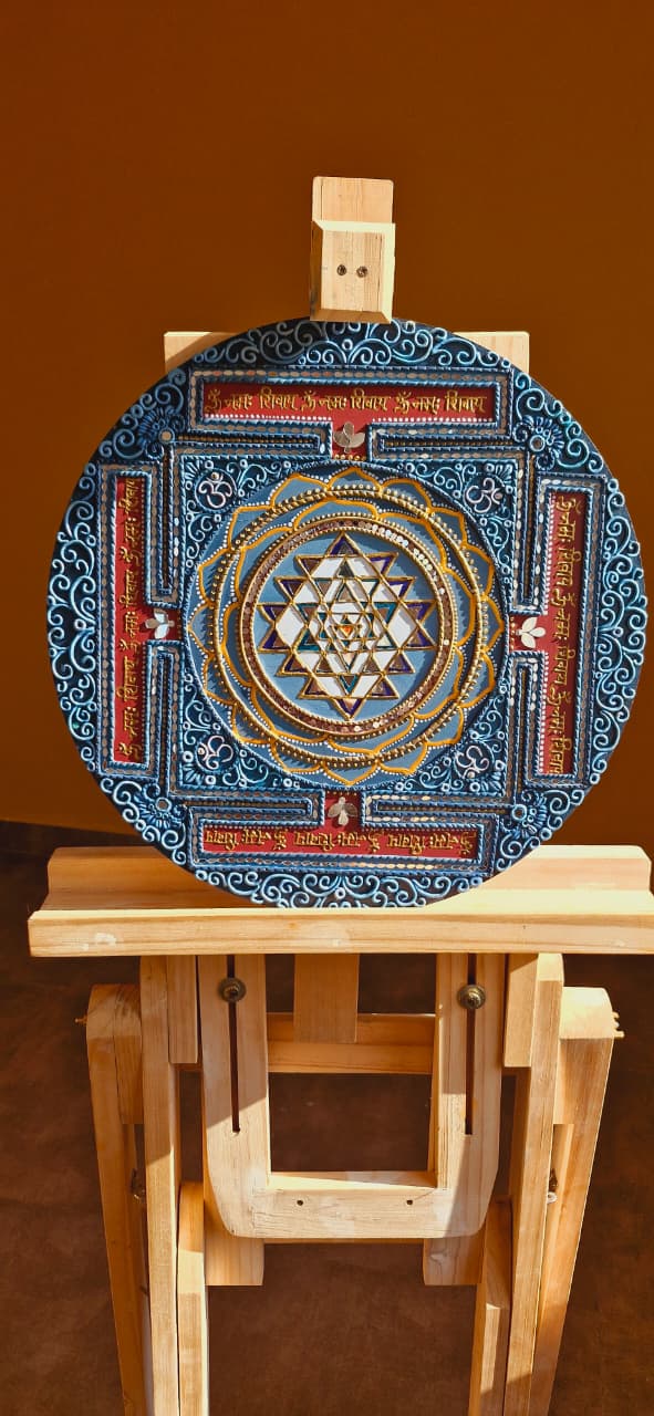 Shree Yantra Lippan Art Wall Decor – Handcrafted Mud & Mirror Work